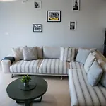 Nyc Modern & Spacious 5 Min From Seaside Apartmán Orikumi