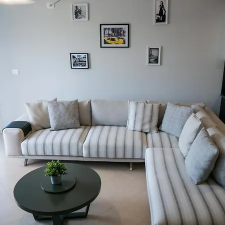 Nyc Modern & Spacious 5 Min From Seaside アパート オリクム