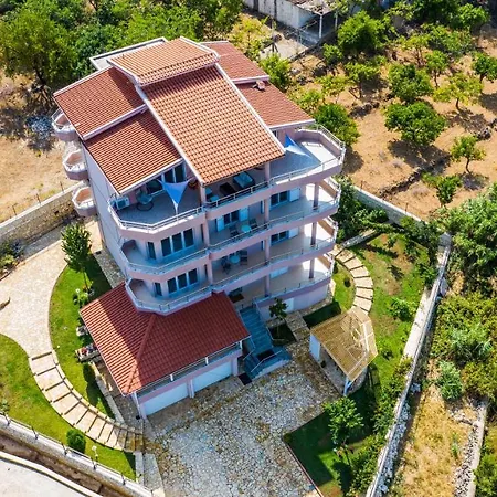 Nyc Modern & Spacious 5 Min From Seaside アパート