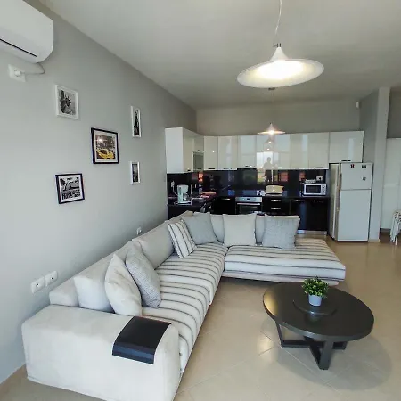 Nyc Modern & Spacious 5 Min From Seaside Orikum